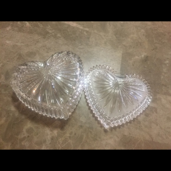 Glass heart shaped trinket box - Picture 4 of 5